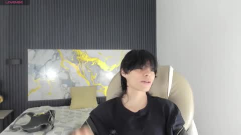 sylasfrost online show from December 5, 7:21 pm