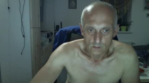 Snapshot of sylverstart92 chatting on July 17, 9:52 pm sylverstart92 online show from July 17, 9:52 pm