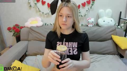 Sylvia online show from March 12, 1:12 am