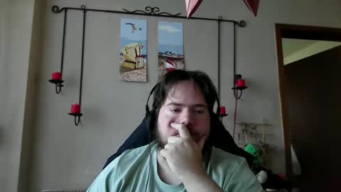 Snapshot of sympon1e chatting on November 7, 10:26 am sympon1e online show from November 7, 10:26 am