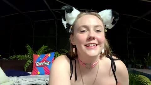 Jennah online show from October 8, 11:35 pm