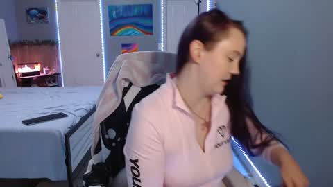 Snapshot of syndica chatting on May 29, 6:06 pm Jennah online show from May 29, 6:06 pm