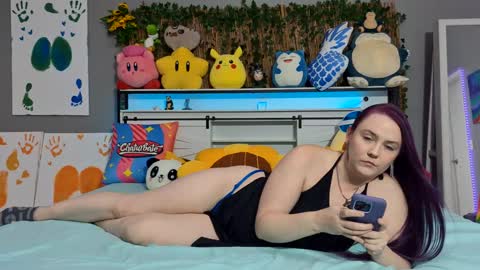 Snapshot of syndica chatting on June 9, 11:05 pm Jennah online show from June 9, 11:05 pm