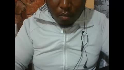 Snapshot of synjant chatting on February 17, 9:43 pm Honeyswit online show from February 17, 9:43 pm