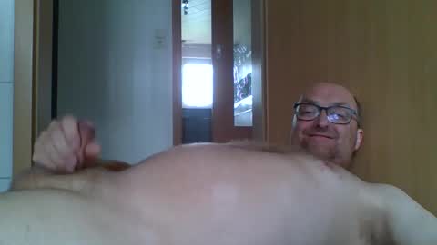 Snapshot of t0815 chatting on May 15, 7:15 am t0815 online show from May 15, 7:15 am