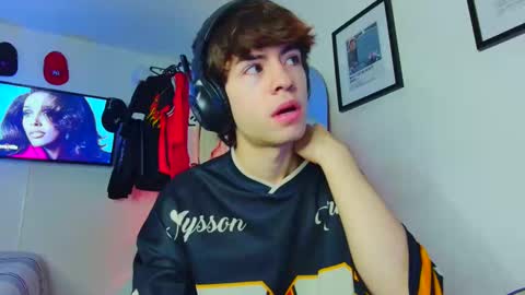 Snapshot of t0n3r chatting on September 27, 2:27 am TONER online show from September 27, 2:27 am