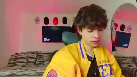 Snapshot of t0n3r chatting on October 14, 11:49 pm TONER online show from October 14, 11:49 pm