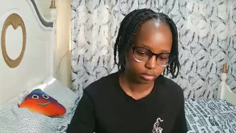 Snapshot of t_okyo chatting on February 1, 6:23 am TOKYO online show from February 1, 6:23 am