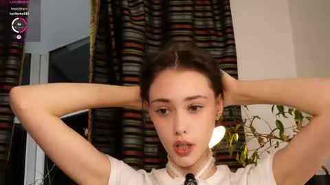 Snapshot of t_tragedienne chatting on October 27, 1:37 pm Heeey im Helena3 -- fav555100333 -- pvts only premium and after my public show 3 online show from October 27, 1:37 pm