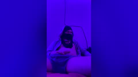 Snapshot of t_wilo chatting on February 17, 12:51 am t_wilo online show from February 17, 12:51 am