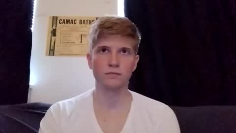 collegetwinkboi online show from February 20, 7:25 pm