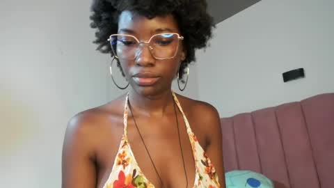 Snapshot of tahira_21 chatting on April 27, 7:56 pm Tahira online show from April 27, 7:56 pm