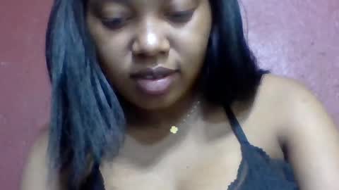 Snapshot of tahiriniah chatting on June 19, 7:56 am tahiriniah online show from June 19, 7:56 am
