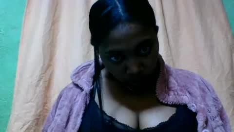 Snapshot of tahiriniah chatting on July 19, 6:06 am tahiriniah online show from July 19, 6:06 am