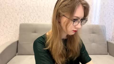 Tessa online show from March 15, 9:04 am