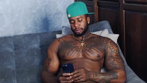 Tairon Tucke online show from January 8, 3:51 am