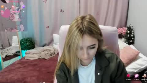 Snapshot of taisia_hot chatting on February 11, 9:03 am Taisia online show from February 11, 9:03 am