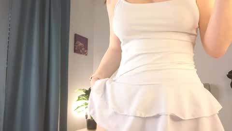 Lizzy online show from April 9, 4:45 am