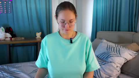 Molly online show from April 6, 4:46 am