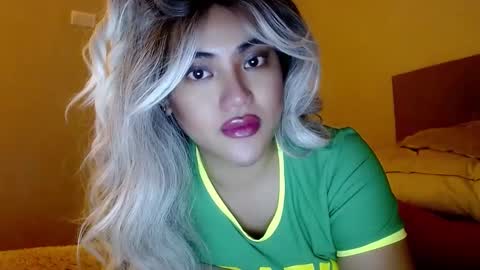 Snapshot of takemeinheaven1 chatting on December 10, 4:17 pm Lena online show from December 10, 4:17 pm