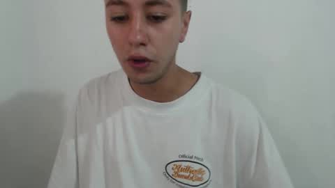 Snapshot of talhi_ chatting on January 6, 5:49 pm talhi_ online show from January 6, 5:49 pm