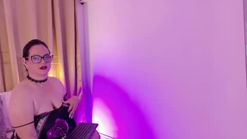 tali  online show from April 15, 9:15 pm