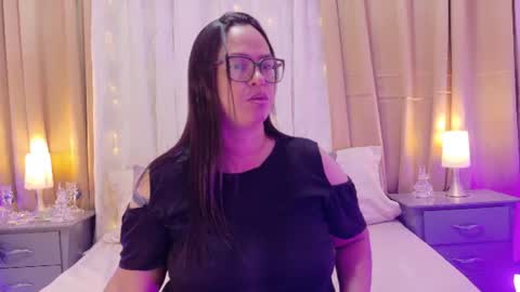 Snapshot of talianavega chatting on July 10, 5:37 pm tali online show from July 10, 5:37 pm