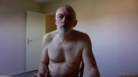 Snapshot of taliesin4321 chatting on April 30, 7:04 am Jack Pierrot online show from April 30, 7:04 am
