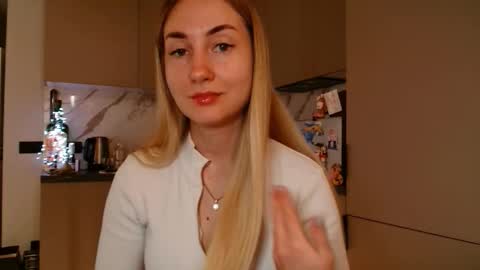  Kira  online show from March 21, 8:19 am