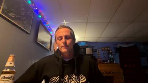 Snapshot of tallglassowater9cut459014 chatting on April 11, 9:57 am first stream was very fun grateful for every follow and super active chat online show from April 11, 9:57 am