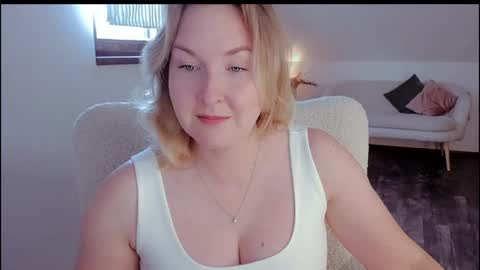 Snapshot of tallinnlove chatting on May 29, 8:34 am tallinnlove online show from May 29, 8:34 am