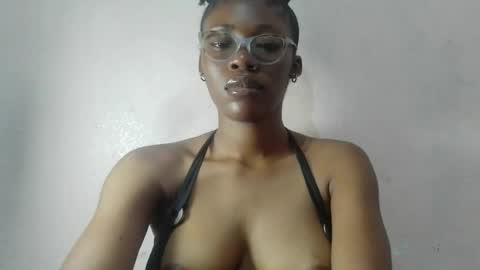 Snapshot of tallnsexydee chatting on July 16, 8:20 am tallnsexydee online show from July 16, 8:20 am