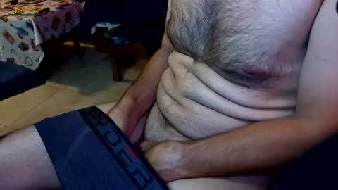 Snapshot of talltannhandsome chatting on July 1, 2:24 am talltannhandsome online show from July 1, 2:24 am