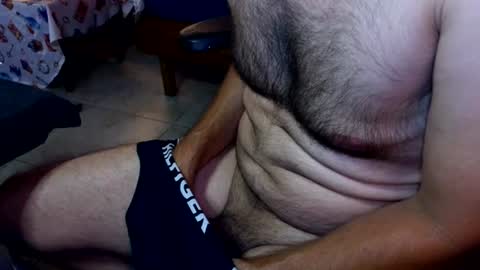 Snapshot of talltannhandsome chatting on July 6, 10:01 pm talltannhandsome online show from July 6, 10:01 pm