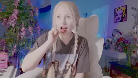 Snapshot of talulaa chatting on May 7, 7:52 pm Talula - OF talulaa online show from May 7, 7:52 pm