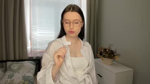 Stella online show from March 13, 7:15 am