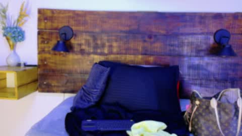    online show from April 7, 10:05 am