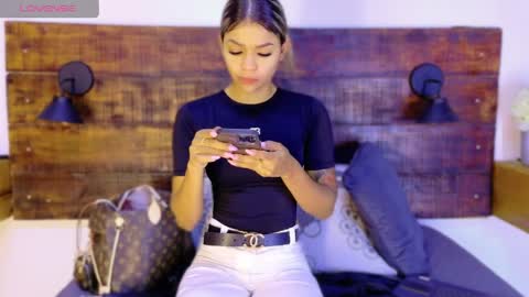    online show from April 8, 10:04 am