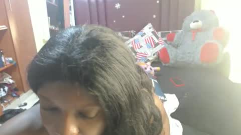 Snapshot of tamela_1 chatting on April 14, 5:02 am tamela online show from April 14, 5:02 am