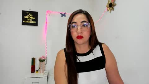 Snapshot of tamidesire chatting on April 24, 6:21 pm TamiDesire online show from April 24, 6:21 pm