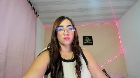 Snapshot of tamidesire chatting on May 14, 7:53 pm TamiDesire online show from May 14, 7:53 pm