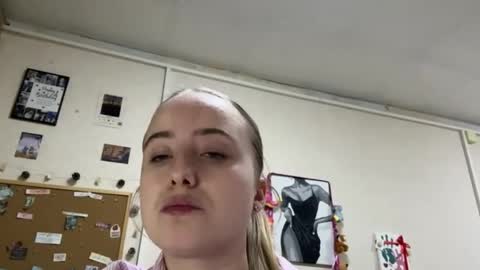 Karina online show from April 27, 5:11 pm