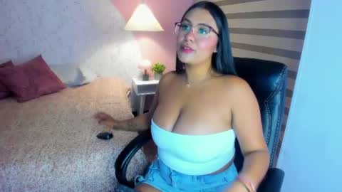 Snapshot of tammara_brm chatting on June 10, 12:04 pm Tammara online show from June 10, 12:04 pm
