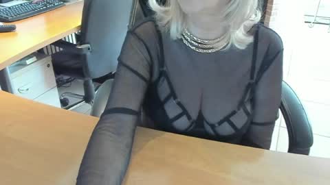 Snapshot of tammy4camfun chatting on April 24, 9:12 am Tammy online show from April 24, 9:12 am