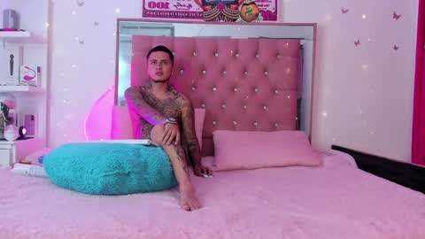 Snapshot of tamy_ian chatting on January 16, 9:40 pm Tamy ian online show from January 16, 9:40 pm