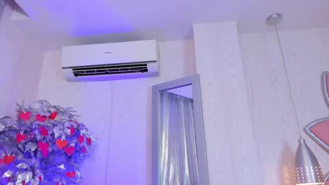 Snapshot of tamyeliot chatting on February 12, 7:02 am Tamy online show from February 12, 7:02 am