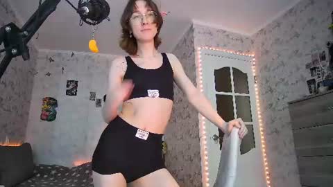 Snapshot of tangerine4dreams chatting on June 29, 8:31 am Milena Kuprianova online show from June 29, 8:31 am