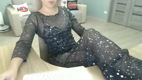 tangiblen online show from December 6, 11:11 am