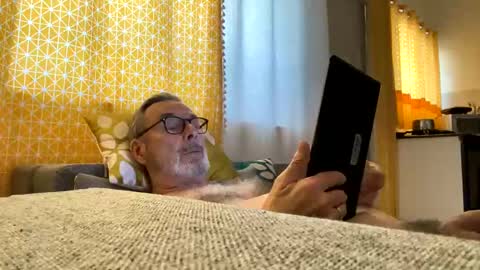 Dominique online show from March 6, 9:03 am