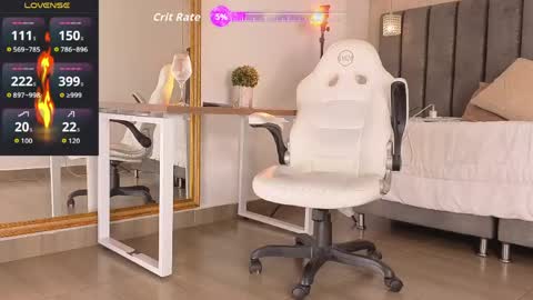 Snapshot of taniaa_diaz chatting on June 6, 8:24 pm Tania Dias online show from June 6, 8:24 pm